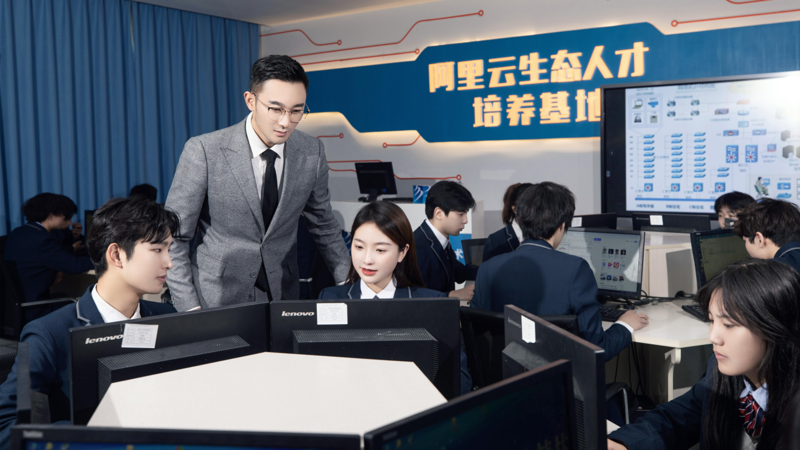 智慧城市部署與運維：阿里十年布局，新華這類人才正搶手
