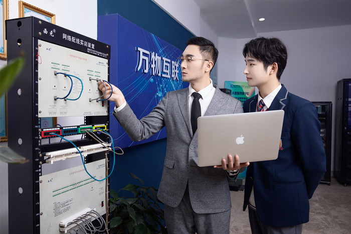 就業寒潮來襲，新華這類人才卻被市場熱搶！