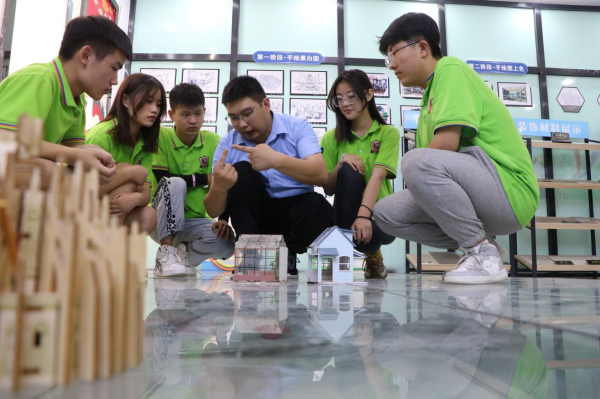 蘭州新華互聯網中職學校：培育“互聯網+”技能人才