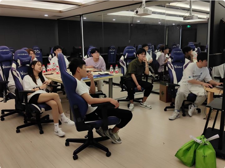“玩轉熱愛，競無止境”|新華互聯網科技2022電競青訓營正式開營！