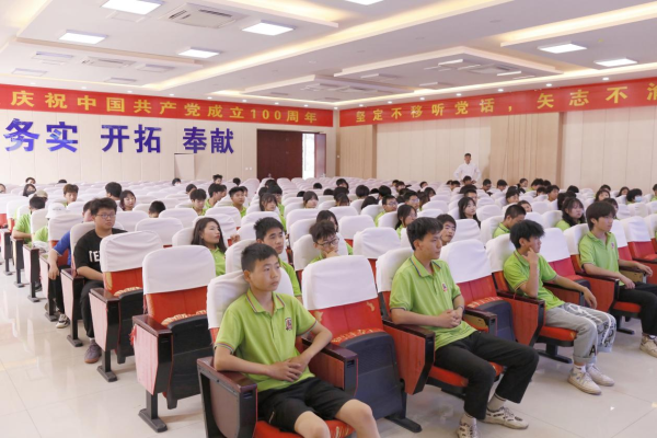 電商直播進校園，企業宣講會圓滿進行