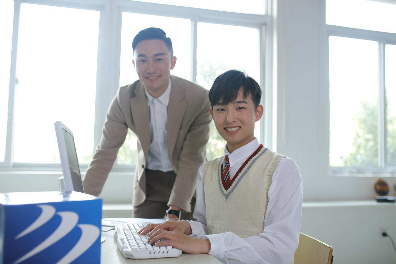初高中畢業生適合學UI設計，因為他們有這些優勢