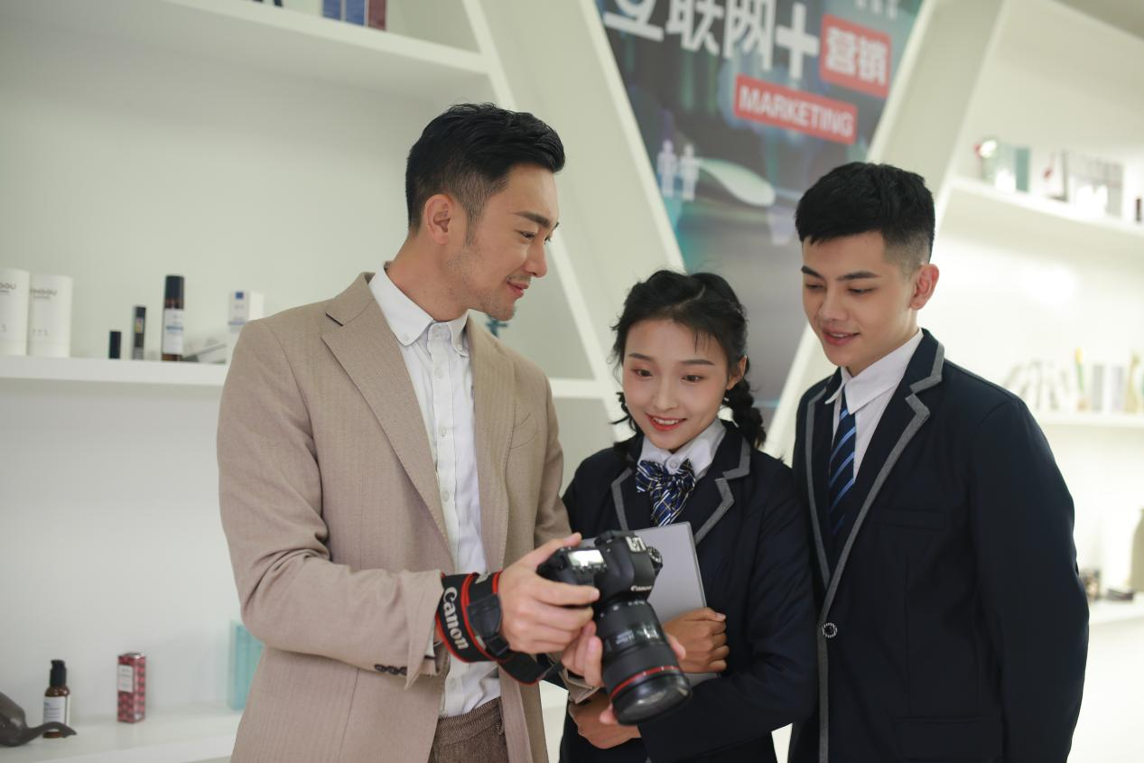 初高中畢業生適合學UI設計，因為他們有這些優勢